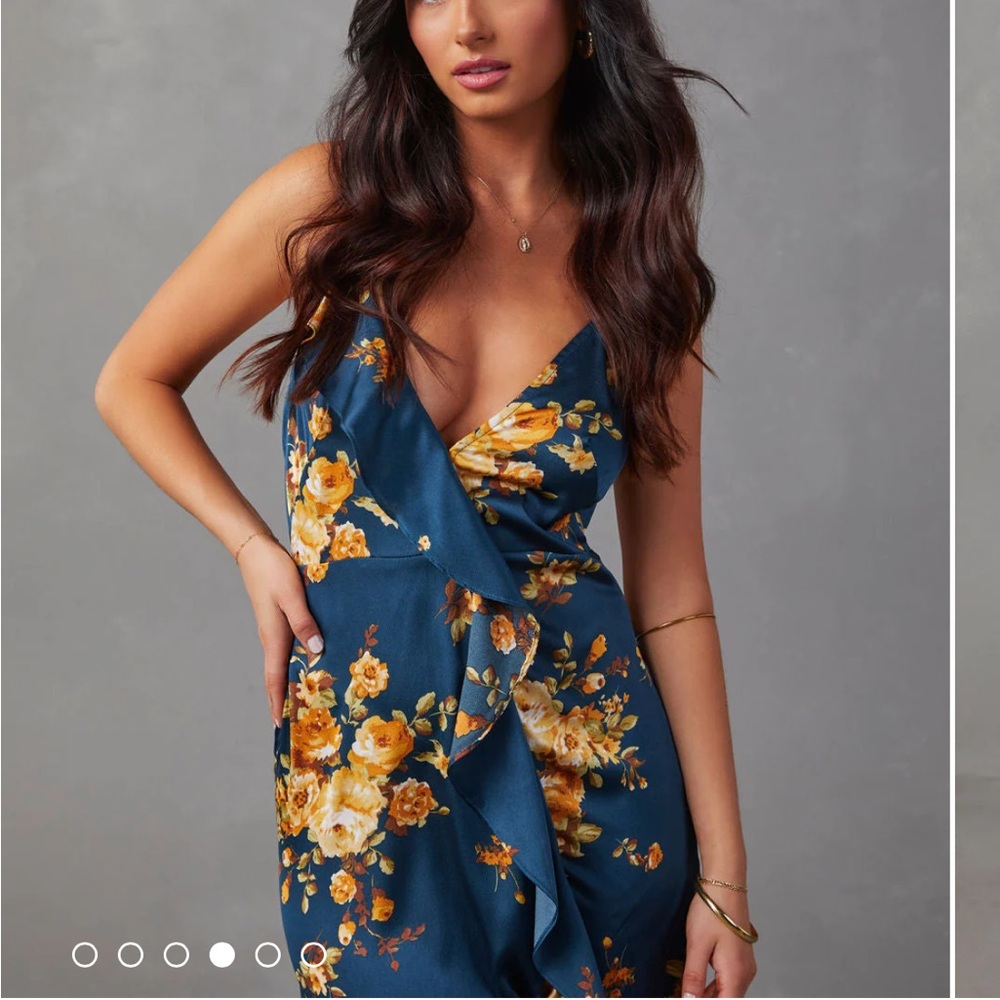 VICI collection capriccio satin floral maxi dress size medium